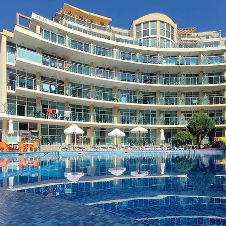 ساني بيتش Julia Family Apartments المظهر الخارجي الصورة