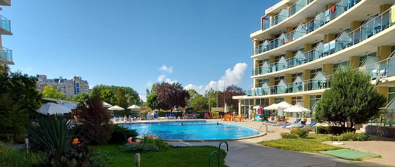 ساني بيتش Julia Family Apartments المظهر الخارجي الصورة