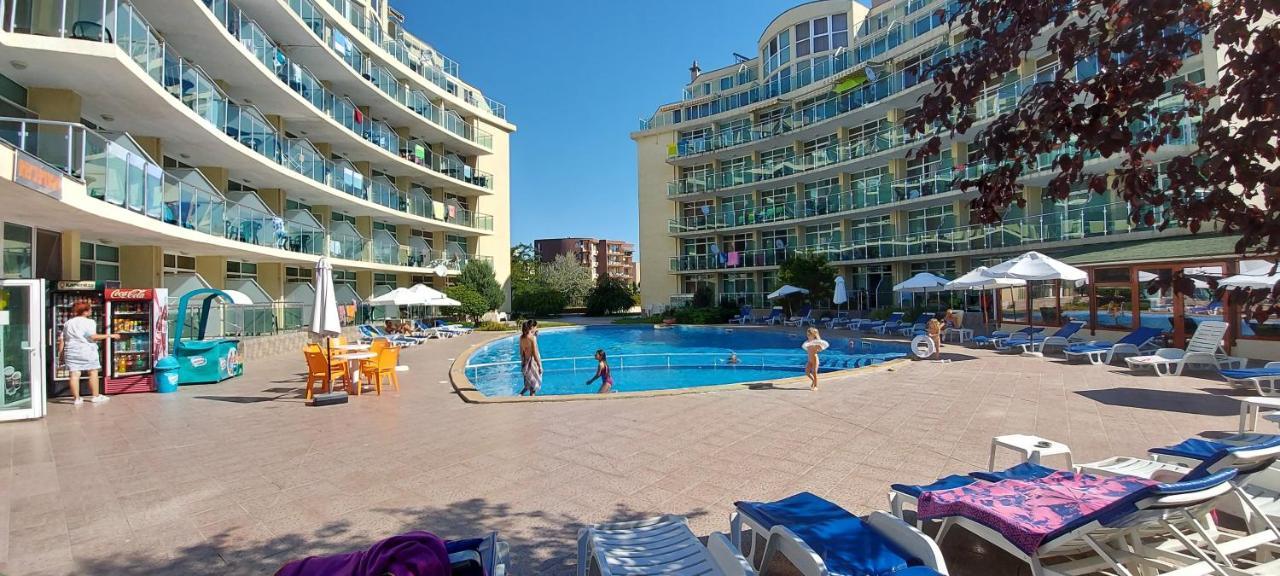 ساني بيتش Julia Family Apartments المظهر الخارجي الصورة