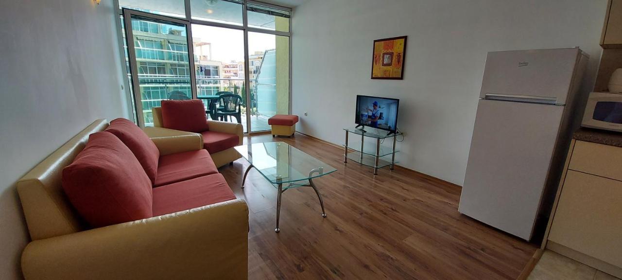 ساني بيتش Julia Family Apartments المظهر الخارجي الصورة
