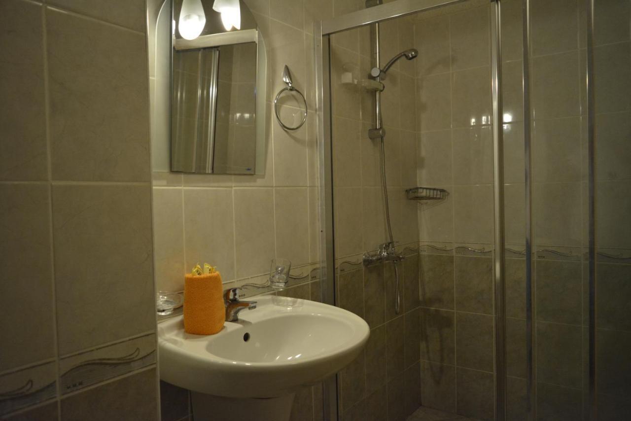 ساني بيتش Julia Family Apartments المظهر الخارجي الصورة